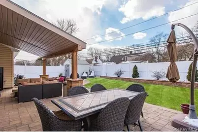 24 Cable Lane, Hicksville, NY 11801 - Photo 22
