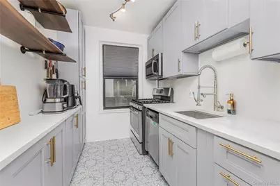 306 E Mosholu Parkway S #1D, Bronx, NY 10458 - Photo 10