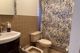 69 Veltri Ln, Yonkers, NY 10704 - Photo 12