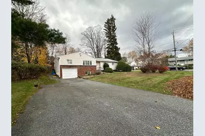 24 Waverly Place, Monsey, NY 10952 - Photo 2