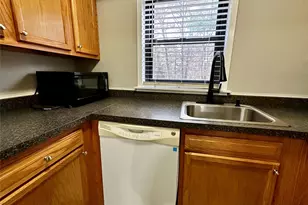 143 Bailey Ct, Middle Island, NY 11953 - Photo 8