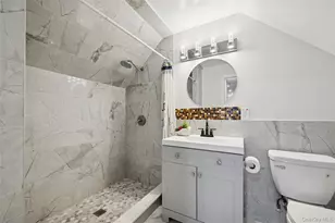 109 Caroline Ave, Franklin Square, NY 11010 - Photo 20