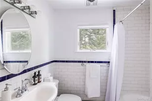 17B Baycrest Ave, Westhampton, NY 11977 - Photo 14