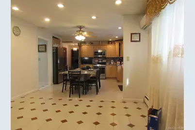 828 Windmill Avenue, West Babylon, NY 11704 - Photo 2