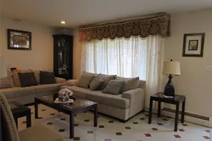 828 Windmill Ave, West Babylon, NY 11704 - Photo 4