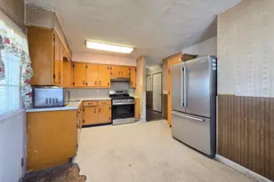 369 Woodfield Rd, West Hempstead, NY 11552 - Photo 2