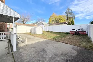 369 Woodfield Rd, West Hempstead, NY 11552 - Photo 20