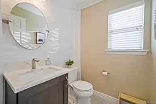 42 Quintuck Ln, East Islip, NY 11730 - Photo 10