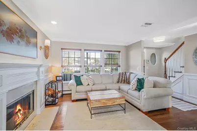 42 Quintuck Lane, East Islip, NY 11730 - Photo 4