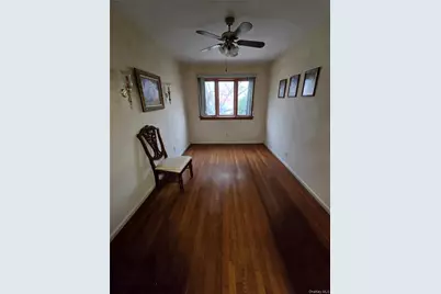 15520 Killarney Street, Howard Beach, NY 11414 - Photo 6