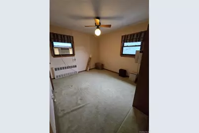 15520 Killarney Street, Howard Beach, NY 11414 - Photo 10