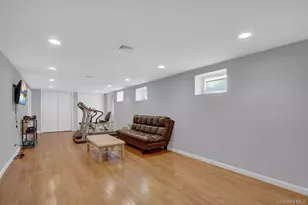 25 Sterling Pl, Malverne, NY 11565 - Photo 20