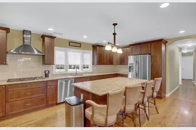 25 Sterling Place, Malverne, NY 11565 - Photo 10