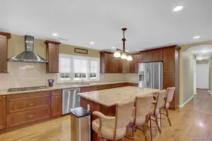 25 Sterling Pl, Malverne, NY 11565 - Photo 10