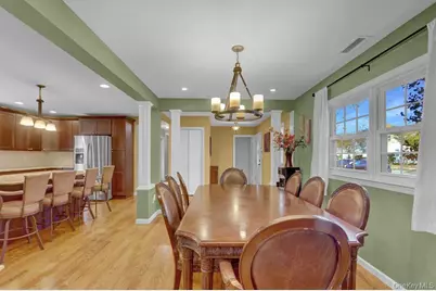 25 Sterling Place, Malverne, NY 11565 - Photo 4