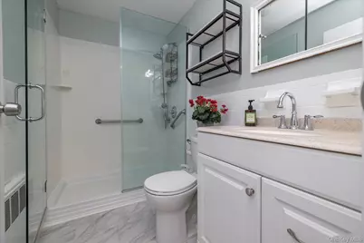 108 Earle Avenue, Lynbrook, NY 11563 - Photo 18