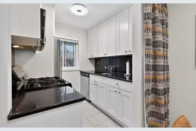 1 Toms Point Lane #2A, Port Washington, NY 11050 - Photo 10