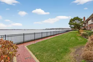 1 Toms Point Ln, Port Washington, NY 11050 - Photo 30