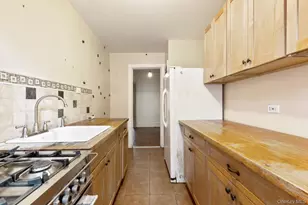 525 W 238th St, Bronx, NY 10463 - Photo 16