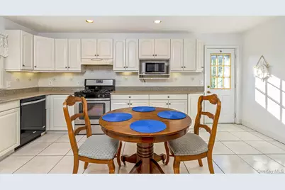 14 Whiting Road, East Quogue, NY 11942 - Photo 6