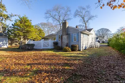 14 Whiting Road, East Quogue, NY 11942 - Photo 16