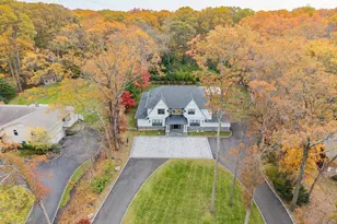 7 Barrington Pl, Melville, NY 11747 - Photo 30