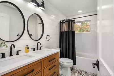 7 Barrington Place, Melville, NY 11747 - Photo 24