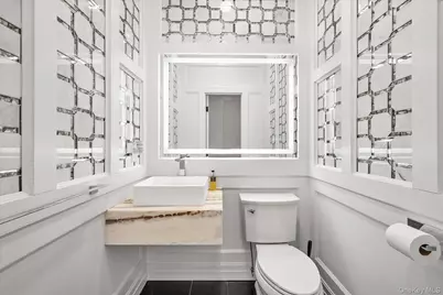 7 Barrington Place, Melville, NY 11747 - Photo 10