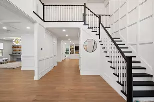 7 Barrington Pl, Melville, NY 11747 - Photo 4