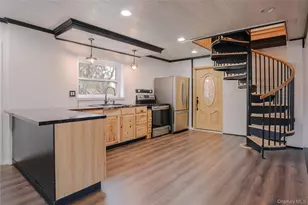 1054 Columbia St, Kingston, NY 12401 - Photo 6