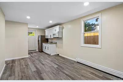 6 McCue Street, Wheatley Heights, NY 11798 - Photo 16