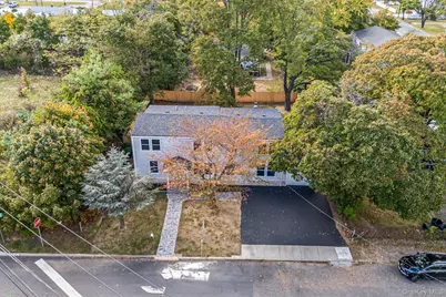 6 McCue Street, Wheatley Heights, NY 11798 - Photo 2