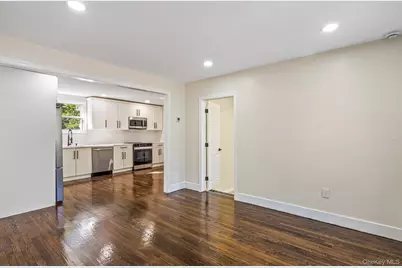 6 McCue Street, Wheatley Heights, NY 11798 - Photo 8