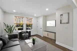 6 McCue St, Wheatley Heights, NY 11798 - Photo 6