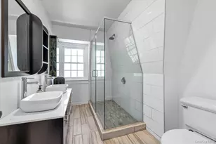 39-26/24 213th St, Bayside, NY 11361 - Photo 22