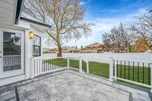 556 N Suffolk Ave, Massapequa, NY 11758 - Photo 42