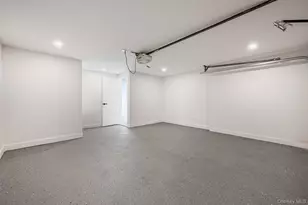 556 N Suffolk Ave, Massapequa, NY 11758 - Photo 36