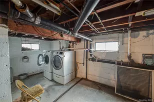 2465 Woodland Ave, Wantagh, NY 11793 - Photo 18