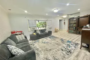 107 Baker Hill Road S, Great Neck, NY 11023 - Photo 4