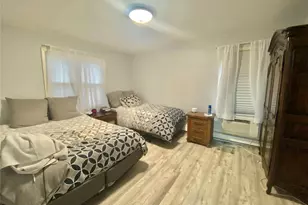 107 Baker Hill Road S, Great Neck, NY 11023 - Photo 16