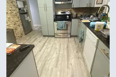 107 Baker Hill Road S, Great Neck, NY 11023 - Photo 10