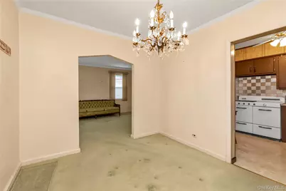 215 Sheridan Boulevard, Mineola, NY 11501 - Photo 4