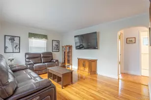 1020 Polk Ave, Franklin Square, NY 11010 - Photo 4