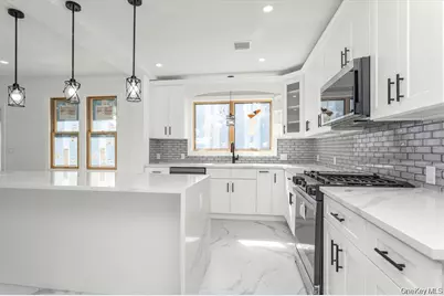 44 School Street, Malverne, NY 11565 - Photo 8