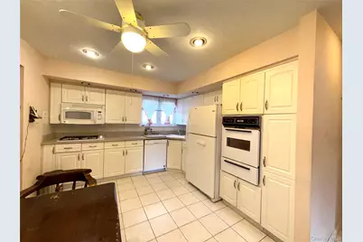 15 Sherry Lane, Hauppauge, NY 11788 - Photo 8