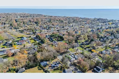 403 Middle Road, Bayport, NY 11705 - Photo 44