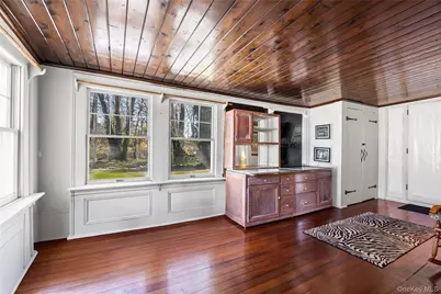 403 Middle Road, Bayport, NY 11705 - Photo 12