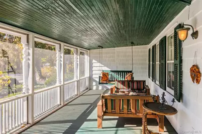 403 Middle Road, Bayport, NY 11705 - Photo 4