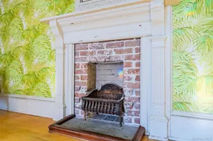 403 Middle Rd, Bayport, NY 11705 - Photo 24