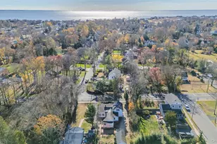 403 Middle Rd, Bayport, NY 11705 - Photo 42